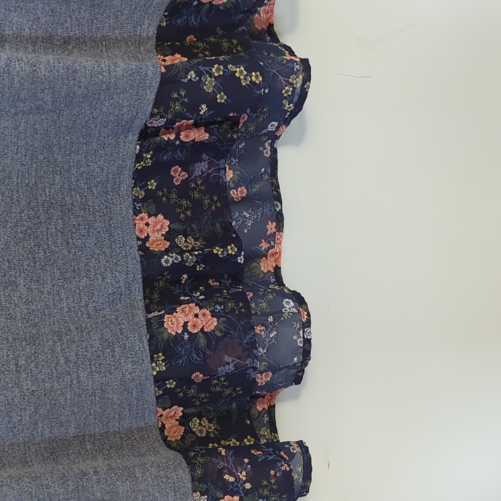 PLUS SIZE Blue Sweater with Floral Detail - Picture 2 of 4